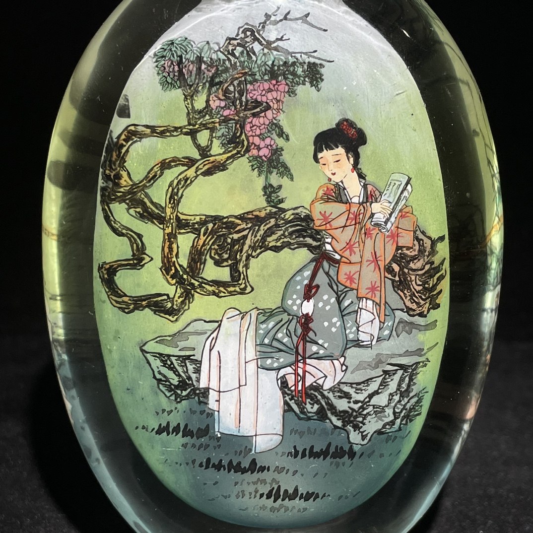 Colored glaze snuff bottle with inner painting of ladies - Image 8 of 9