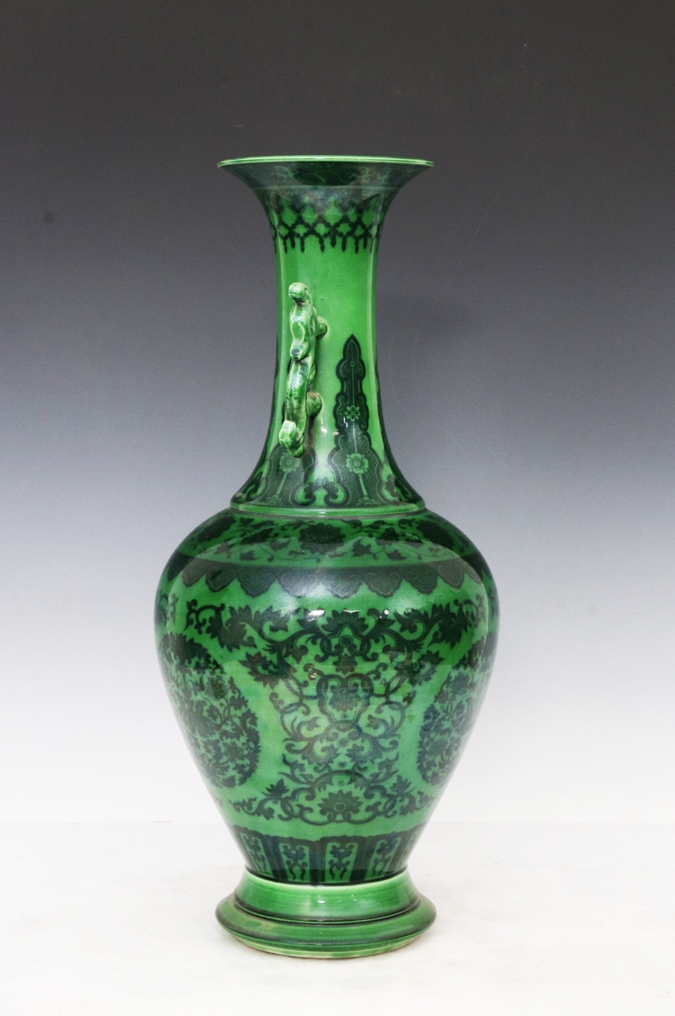 Green-glazed ink-color lotus double-dragon-ear vase made during the Qianlong period of the Qing Dyna - Image 5 of 9