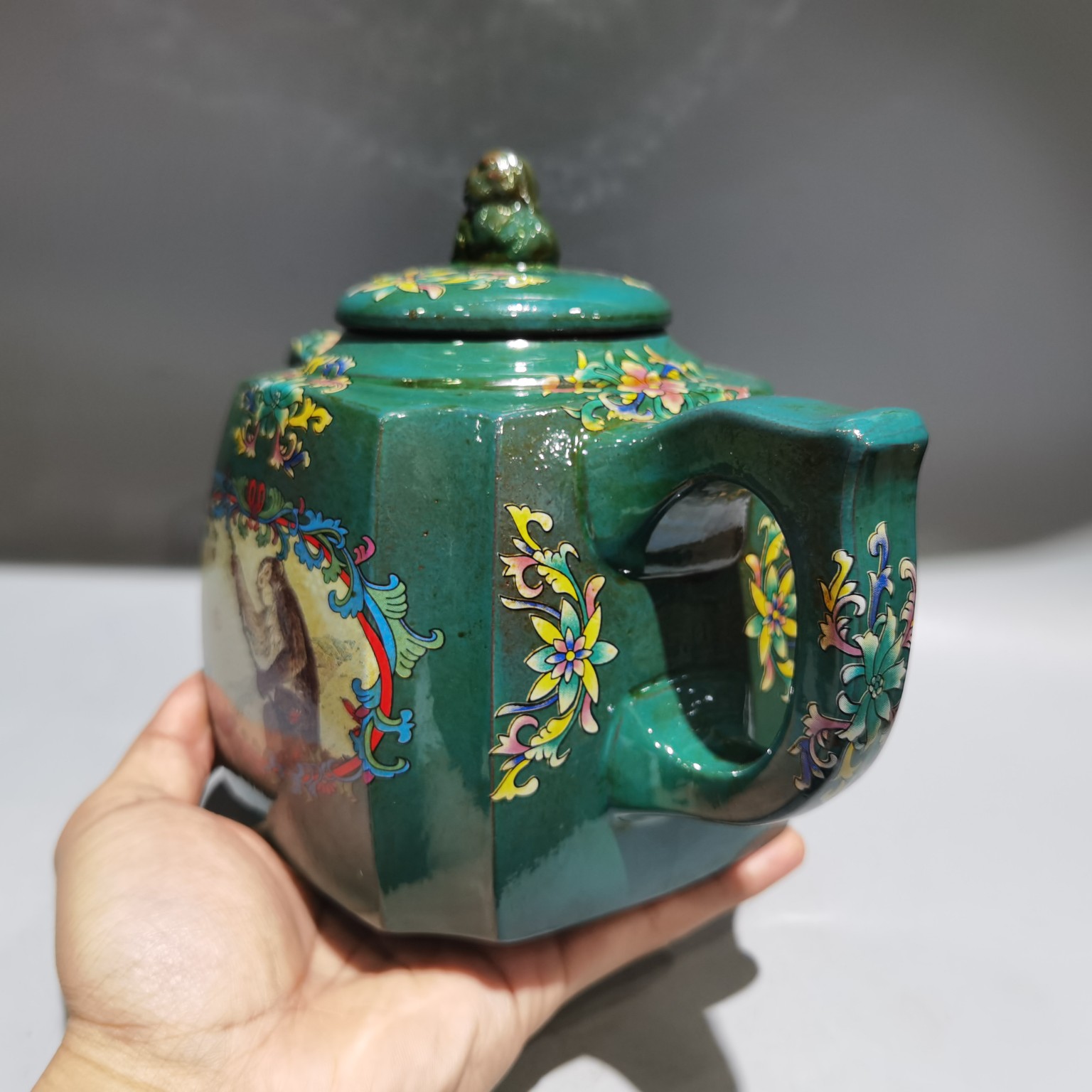 Painted square pot - Image 3 of 9