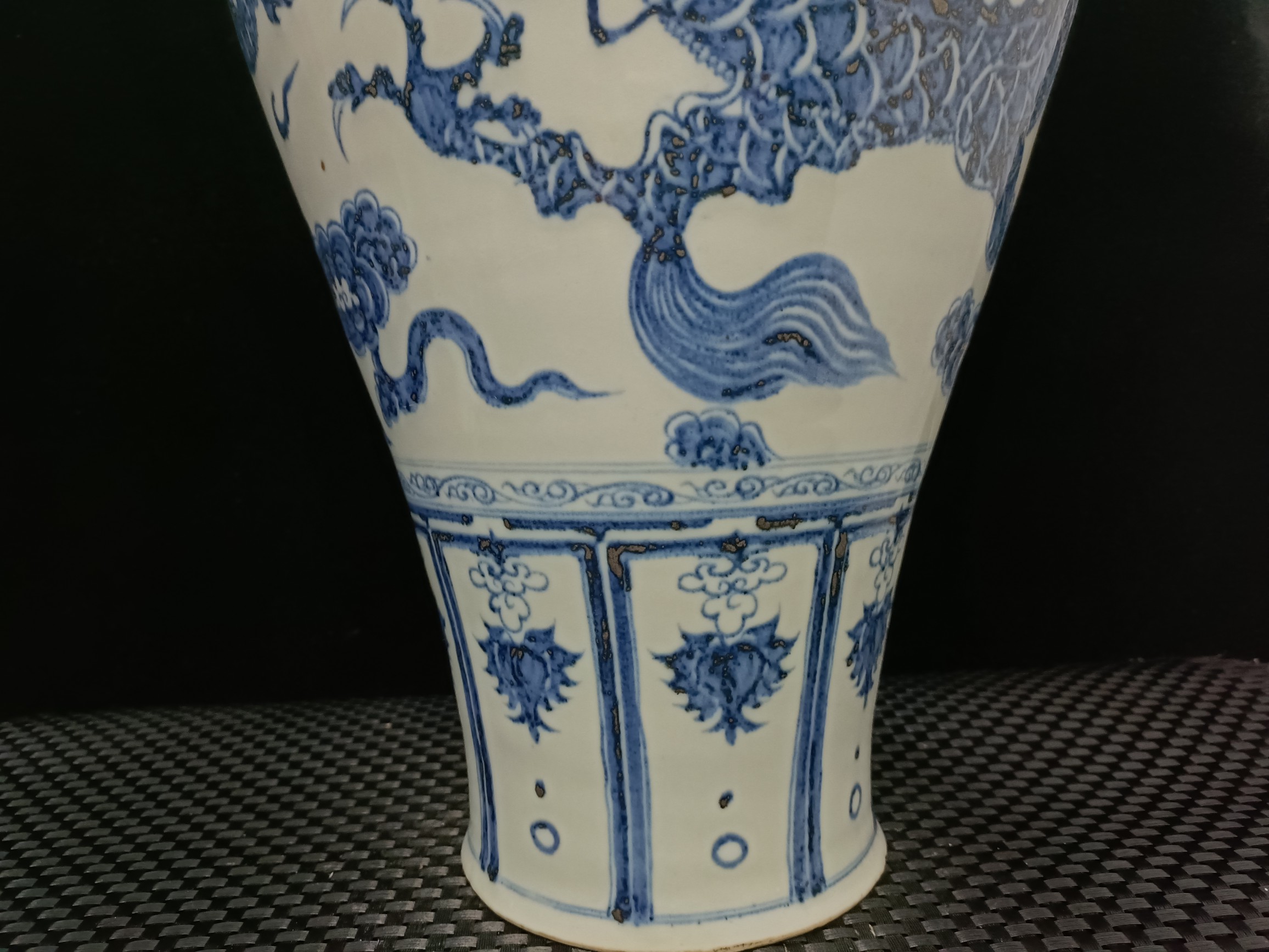 Ming dynasty blue and white plum vase with dragon pattern - Image 5 of 9