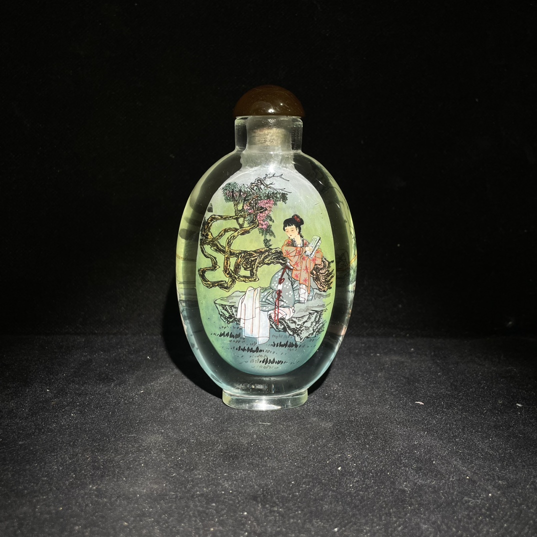 Colored glaze snuff bottle with inner painting of ladies - Image 4 of 9