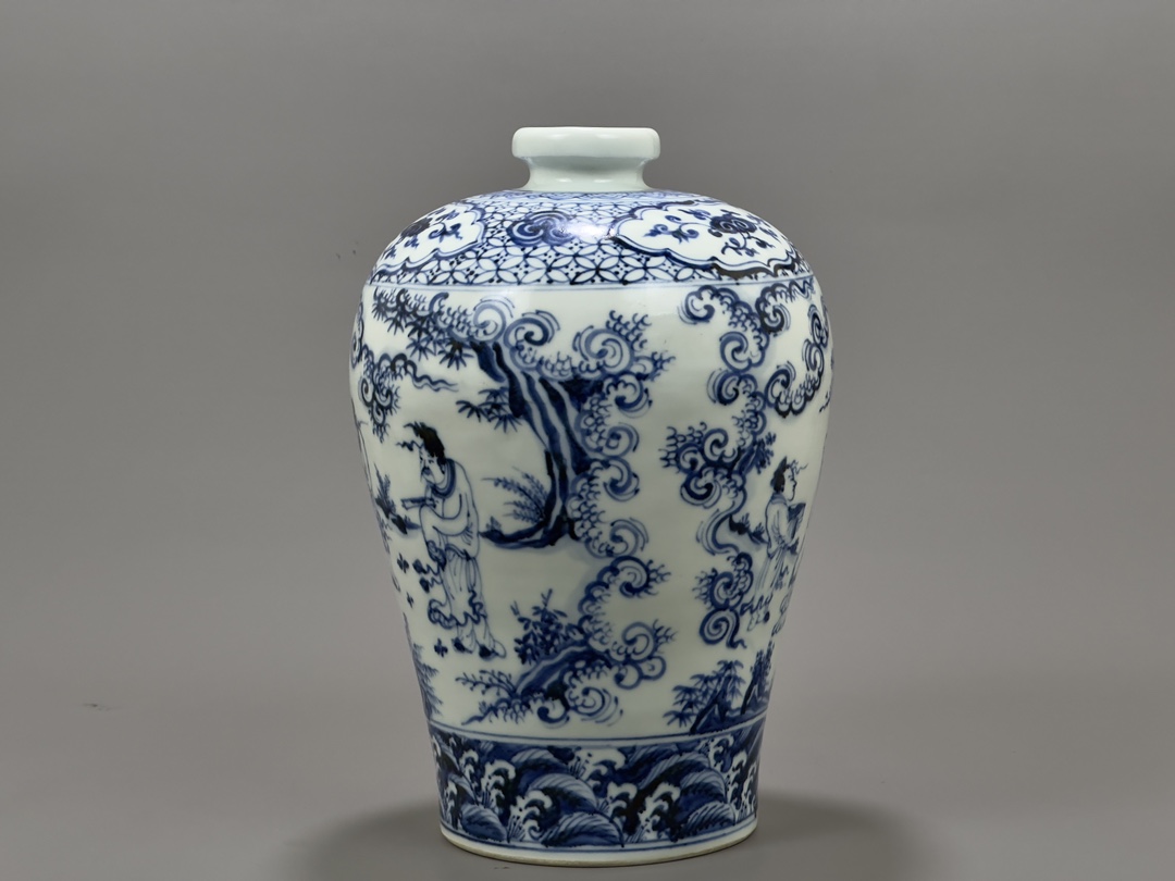 Ming Xuande blue and white plum vase with figure pattern - Image 6 of 9
