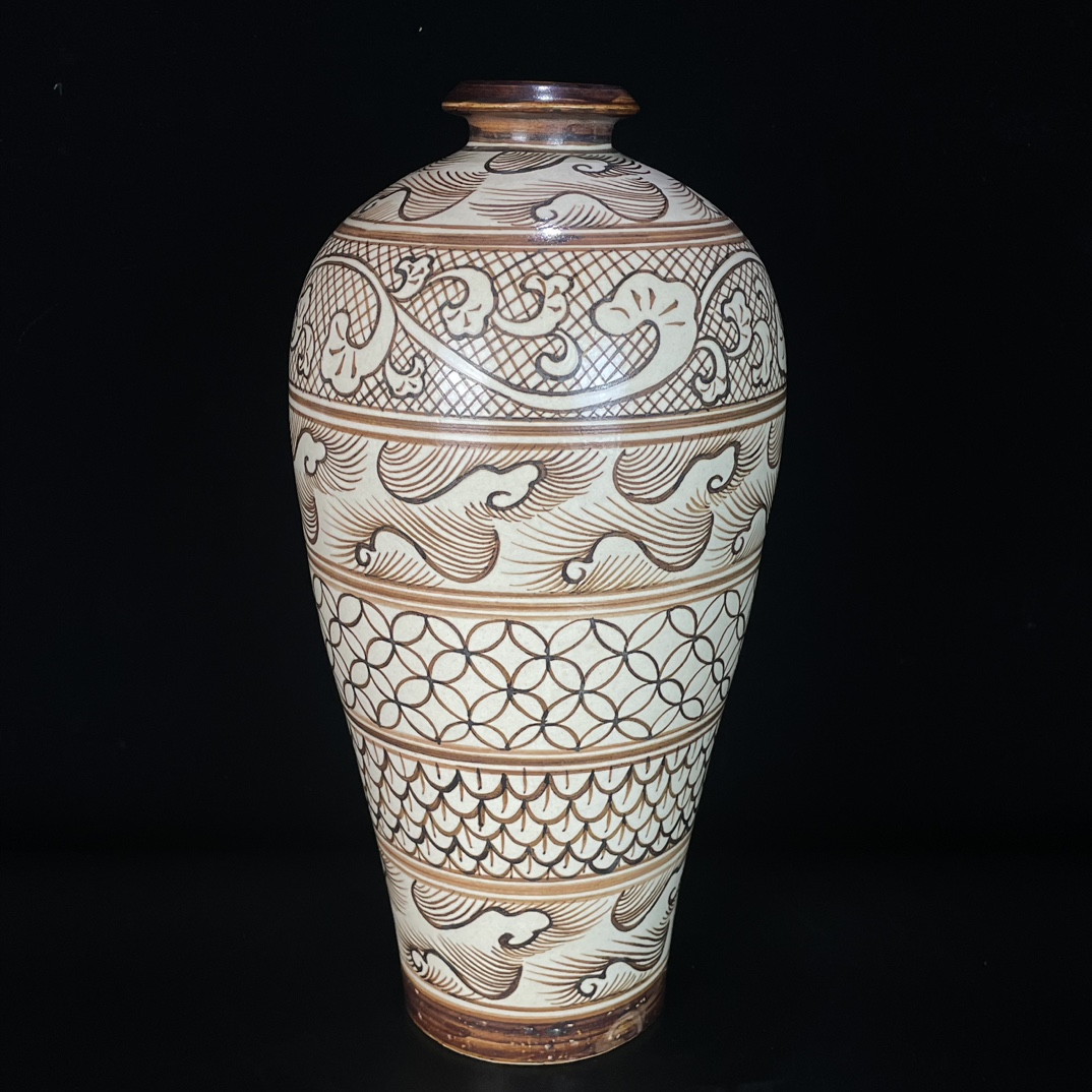 Song Dynasty Cizhou Kiln Seawater Geometric Pattern Plum Vase - Image 5 of 9