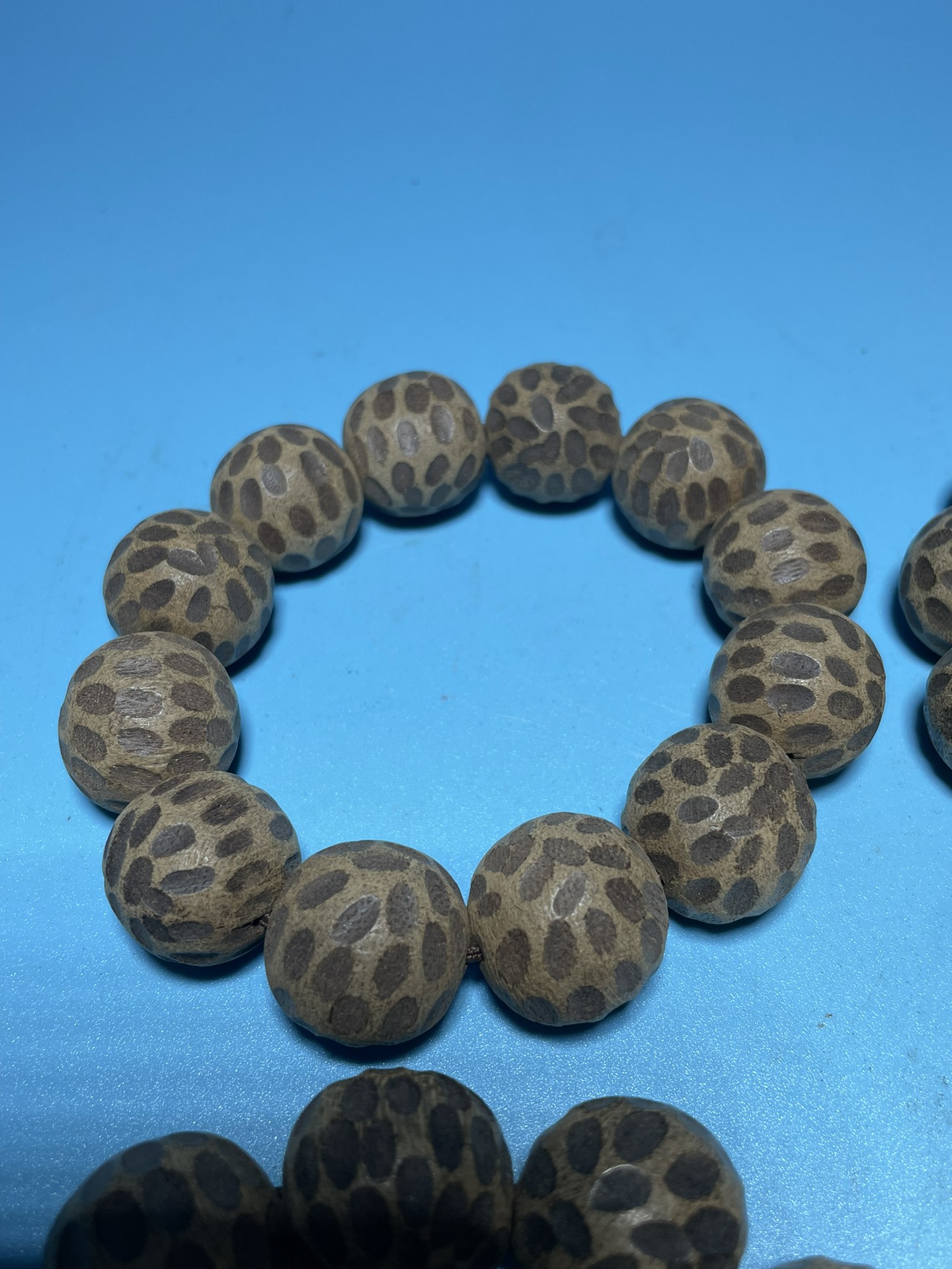 Exquisite collection of old material agarwood bracelets - Image 3 of 8