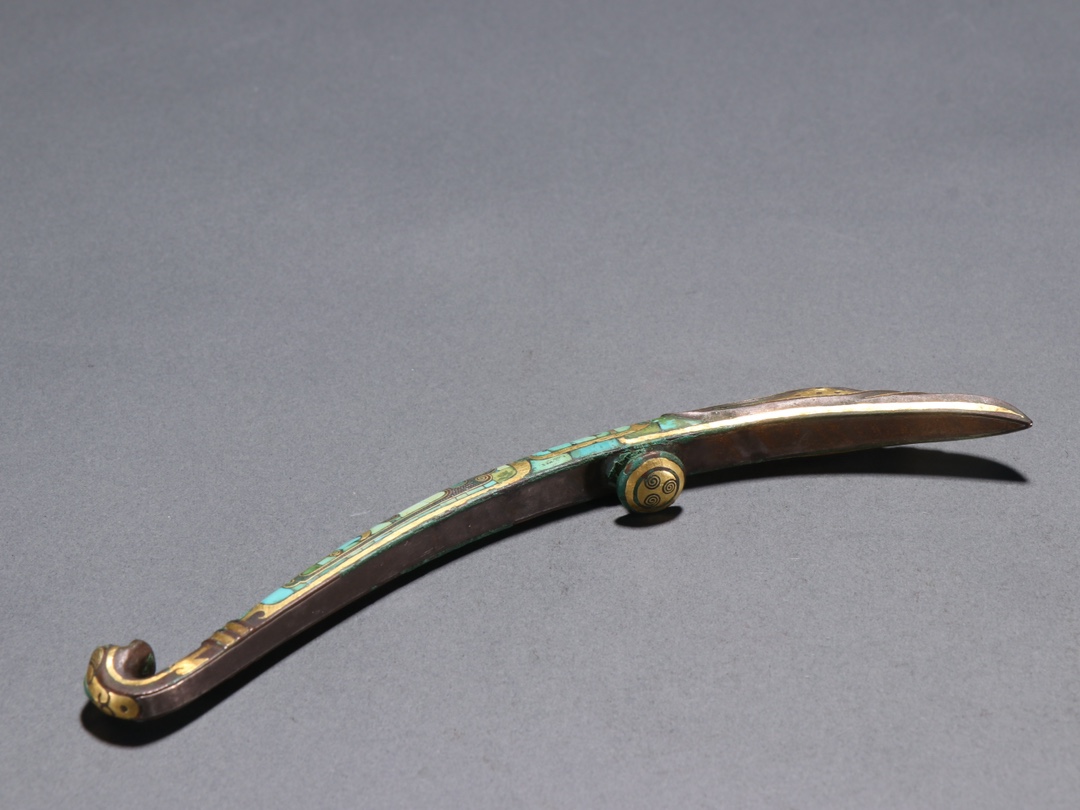 Han Dynasty Bronze with gold and silver inlaid with turquoise dragon hook - Image 9 of 9