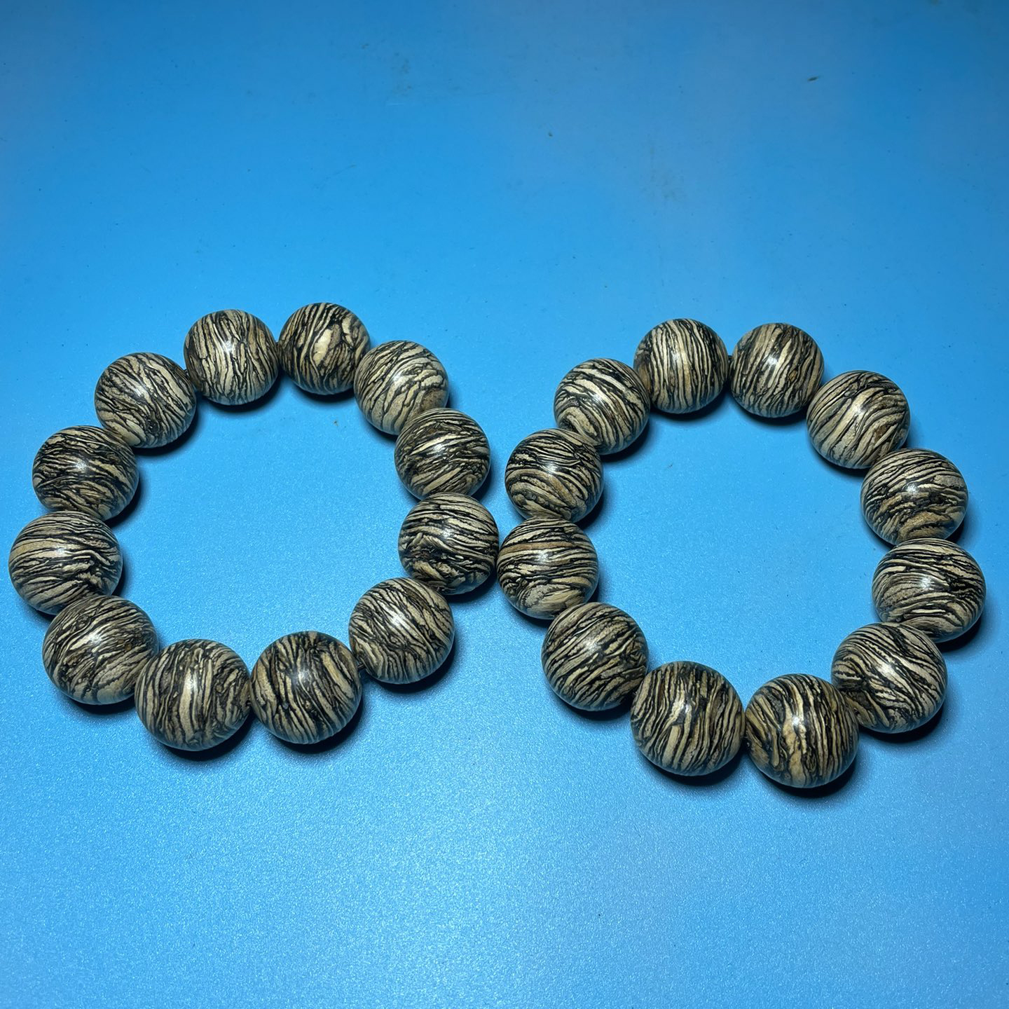 Fine collection of agarwood bracelets