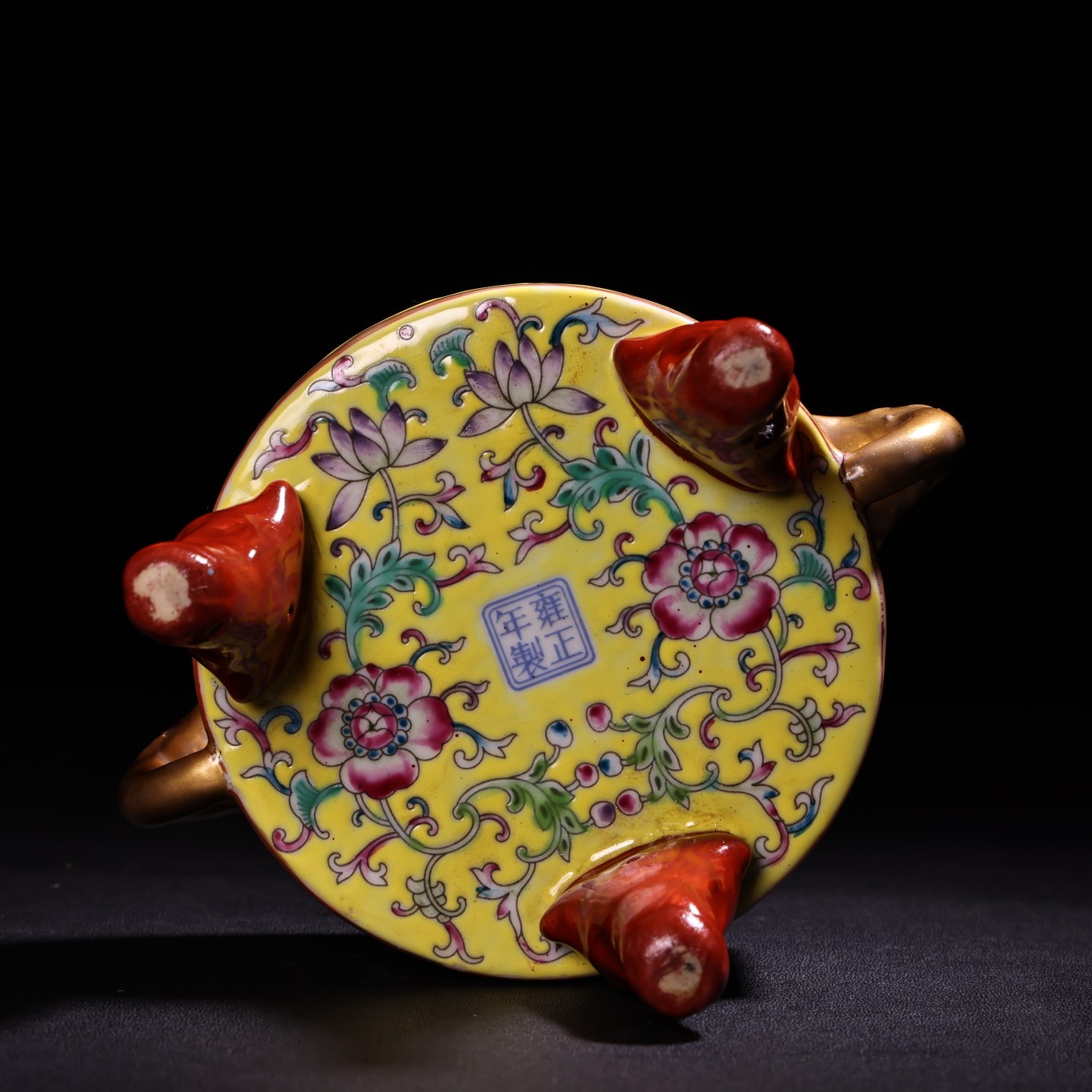 Qing Dynasty hand-painted enamel and gilt porcelain incense burner - Image 8 of 8