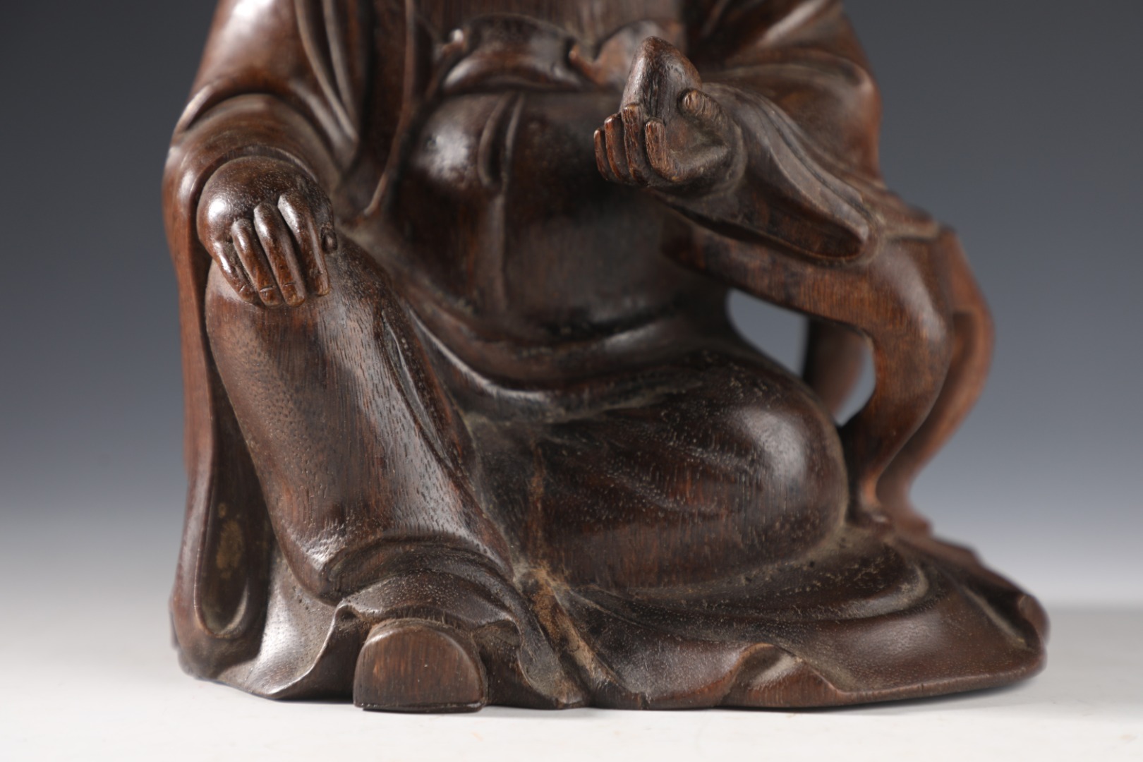 Qing Dynasty: Precious sunk old agarwood medicine fairy seated statue - Image 4 of 9
