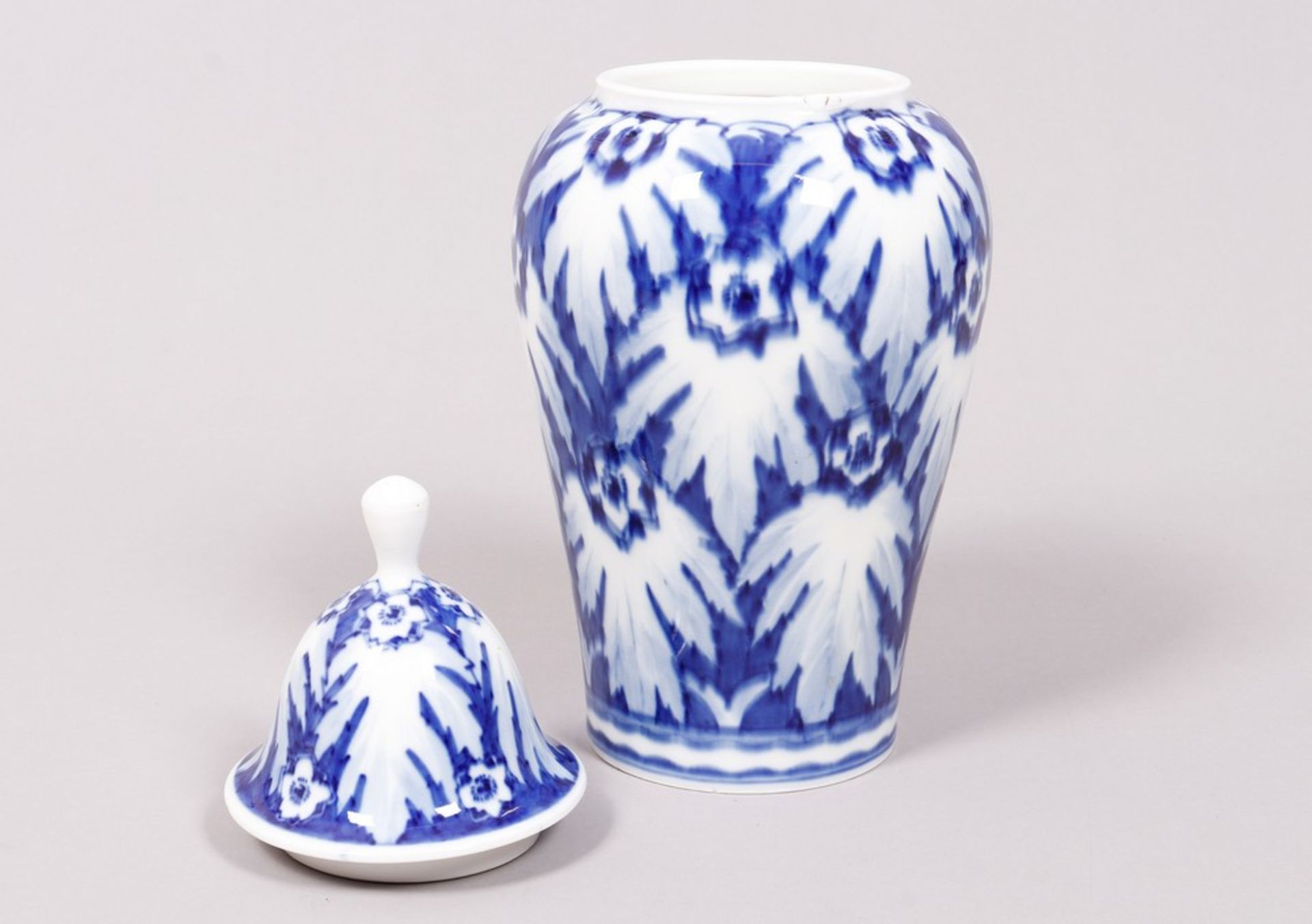 Art Deco lidded vase, Meissen, decor design probably William Baring (1881-1961), c. 1930/40 - Image 3 of 5