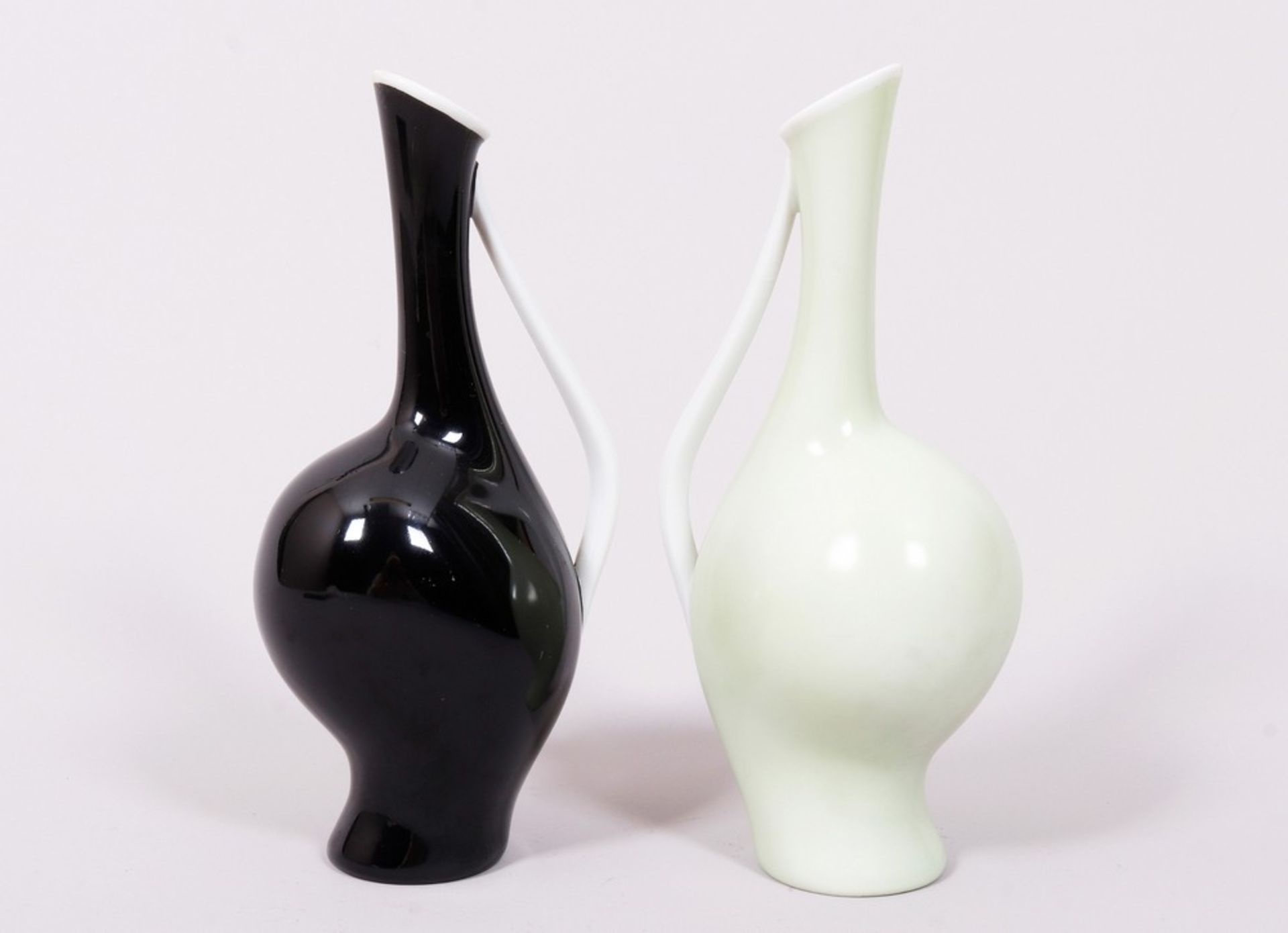 Pair of vases “Schwangere Luise”, design Fritz Heidenreich for Rosenthal AG, executed by the Selb a - Image 3 of 6