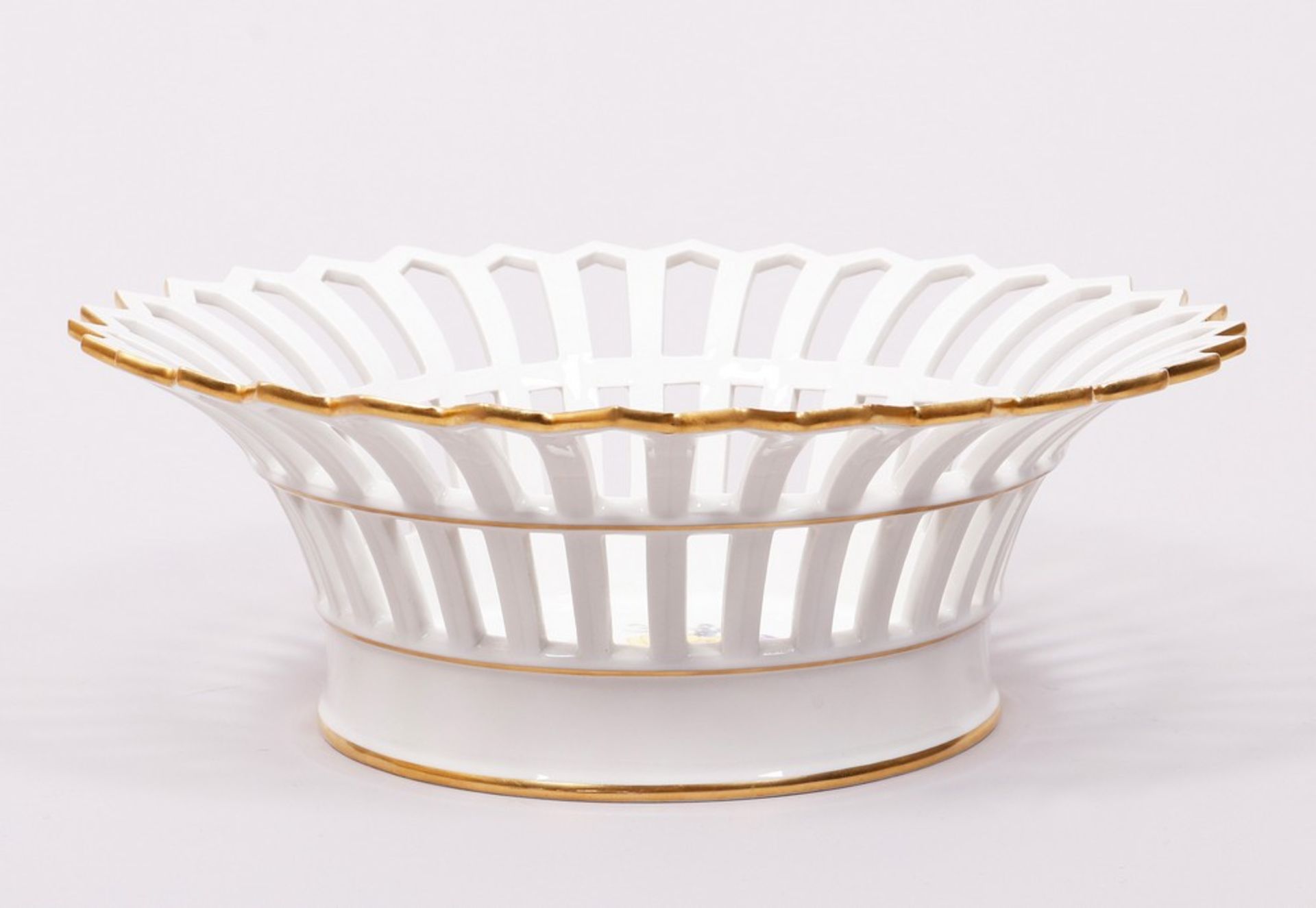 Large pierced bowl, so-called "French basket", KPM-Berlin, early 20th C.