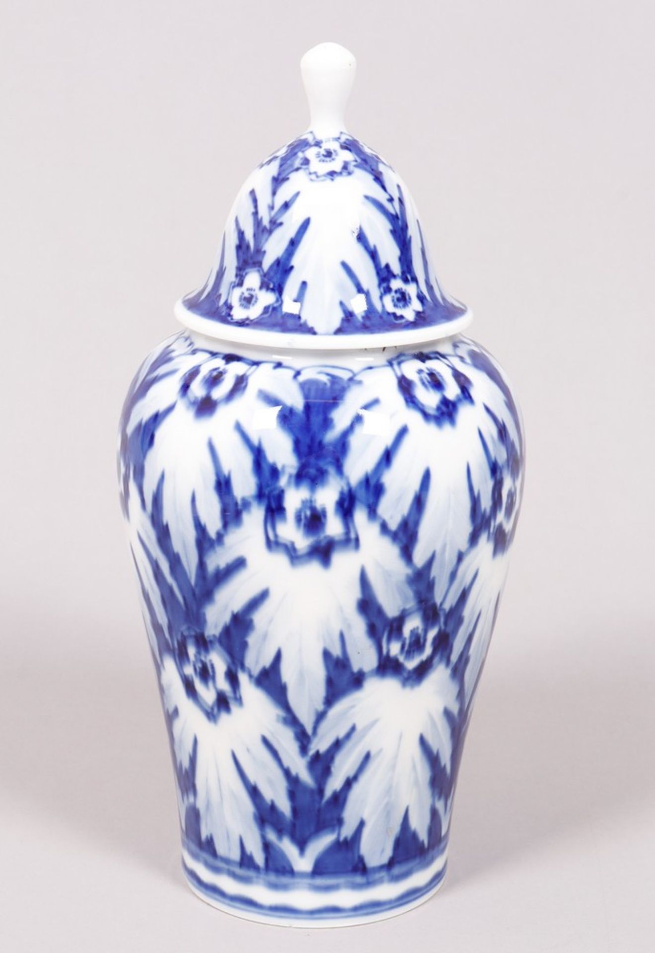 Art Deco lidded vase, Meissen, decor design probably William Baring (1881-1961), c. 1930/40