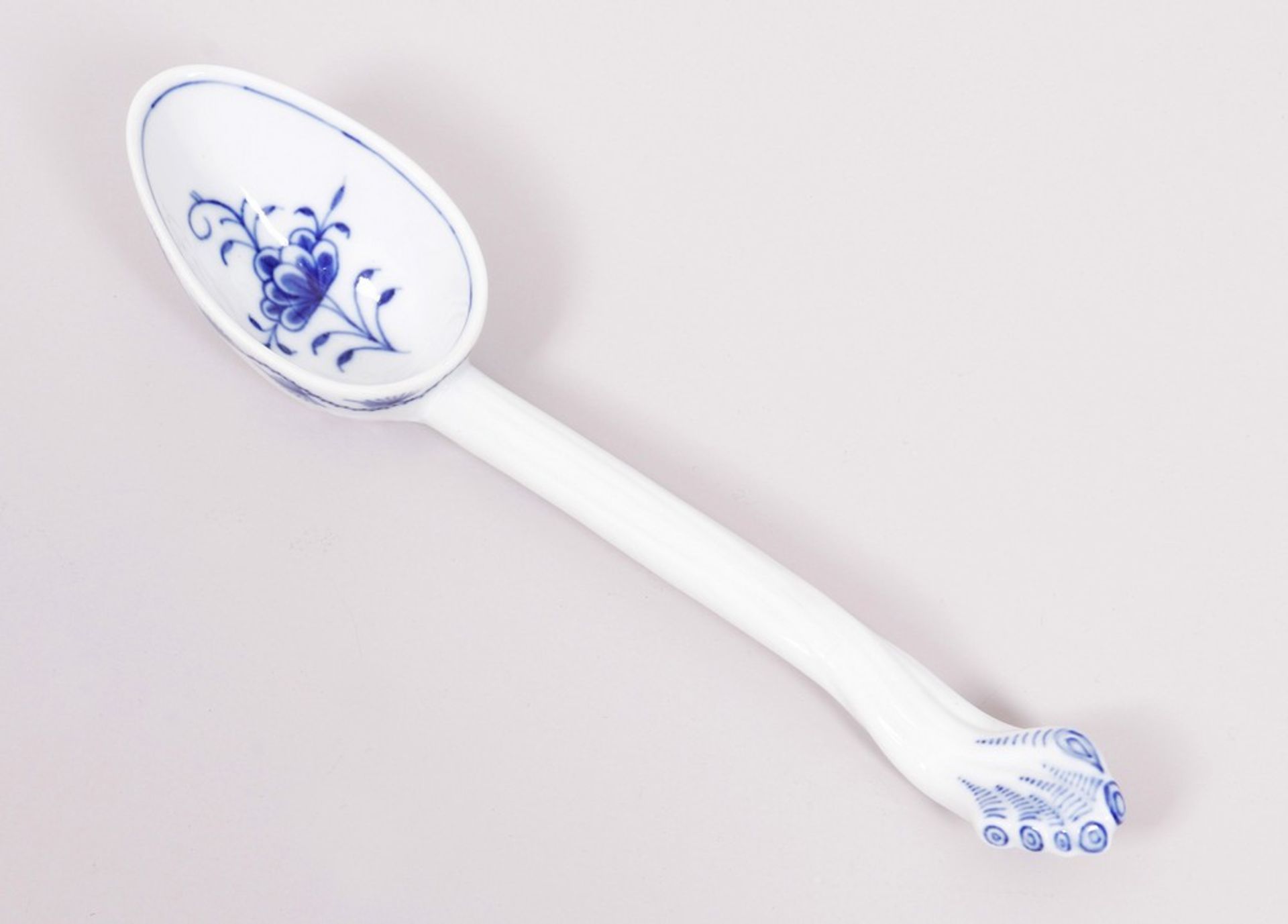 Sauce spoon, Meissen, “onion pattern” decor, mid-20th C.