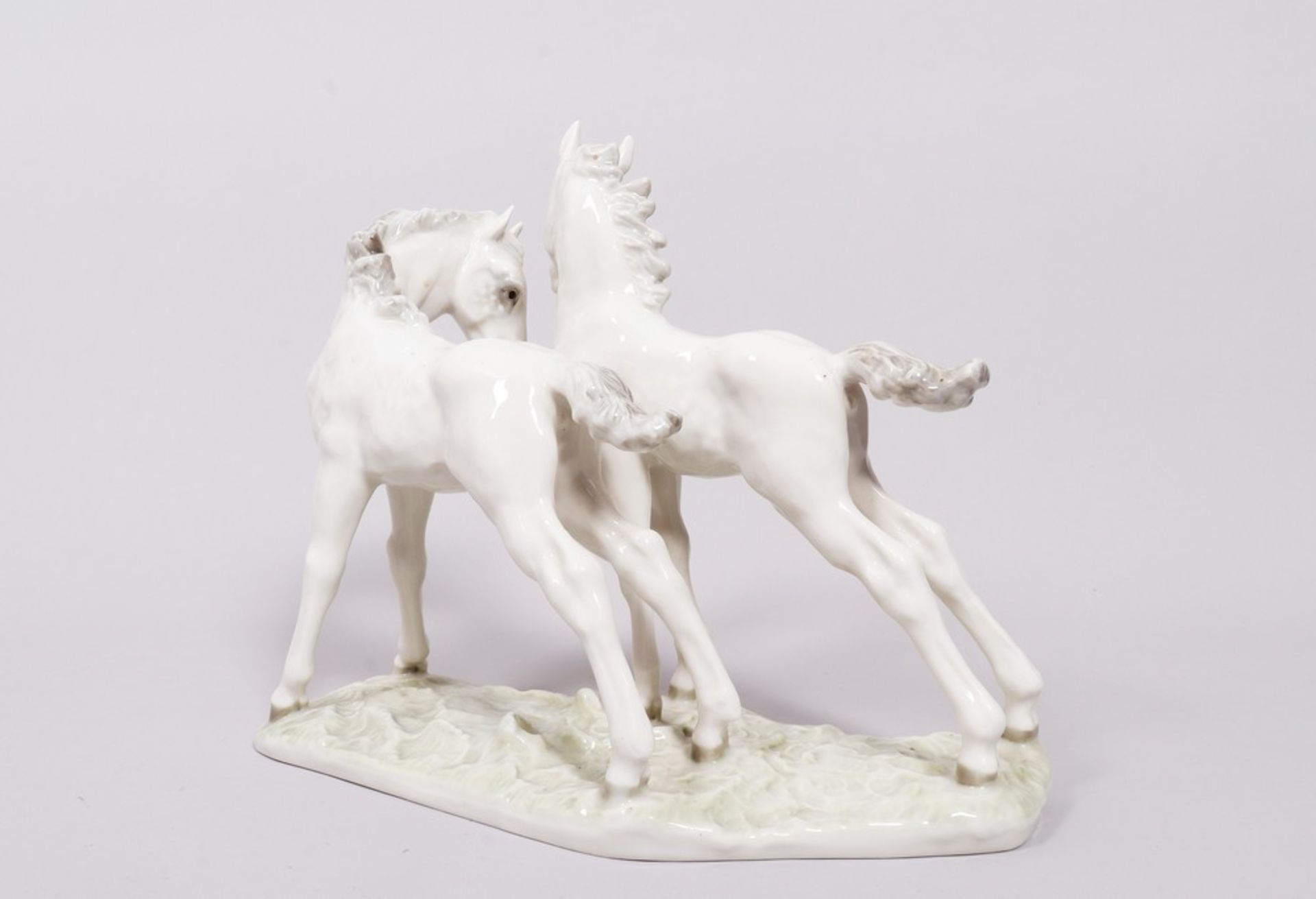 Two foals, design Karl Tutter for Hutschenreuther, manufactured 1st H. 20th C. - Image 4 of 6