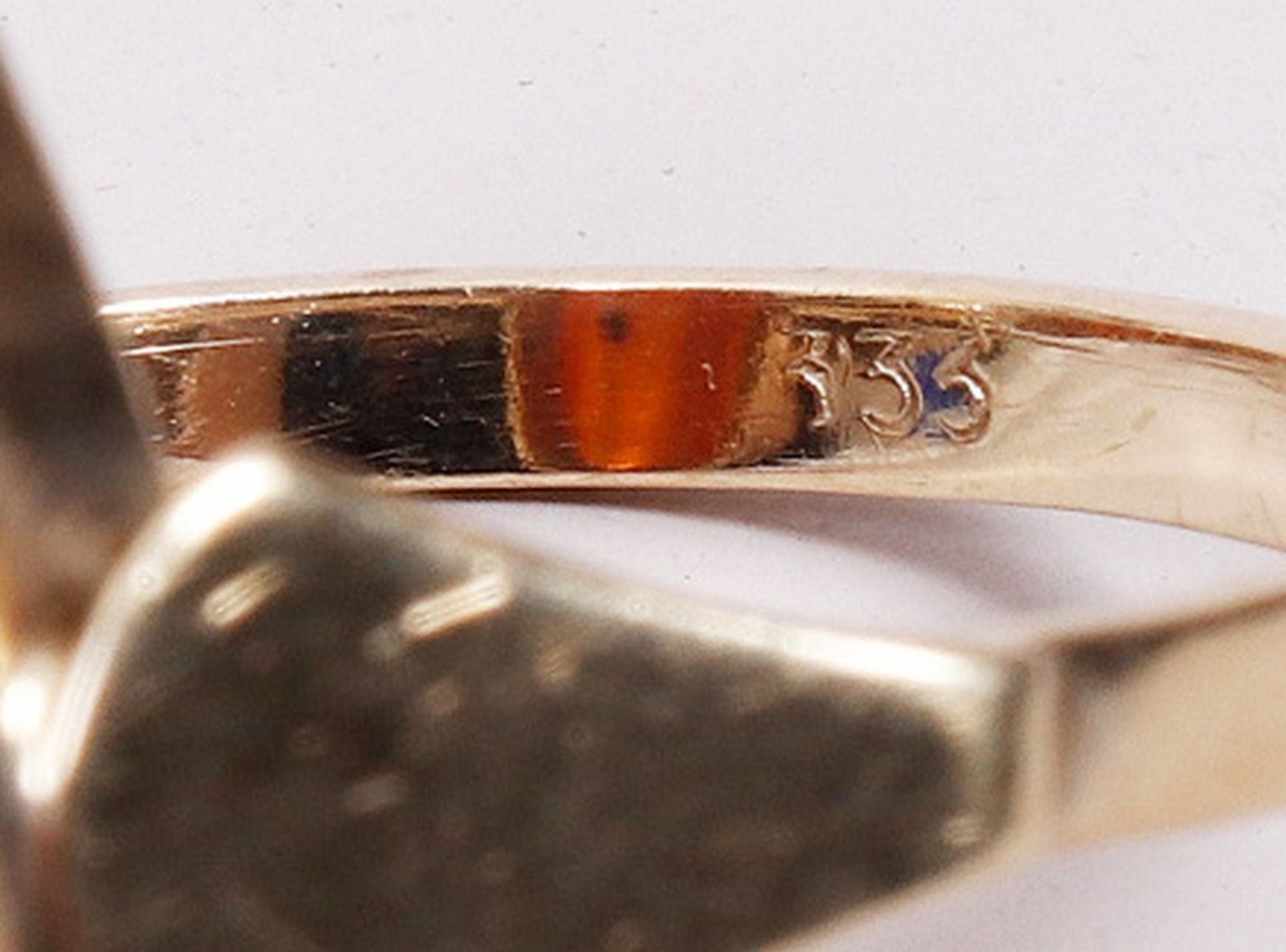 Amber ring, 333 gold, 20th century. - Image 4 of 4
