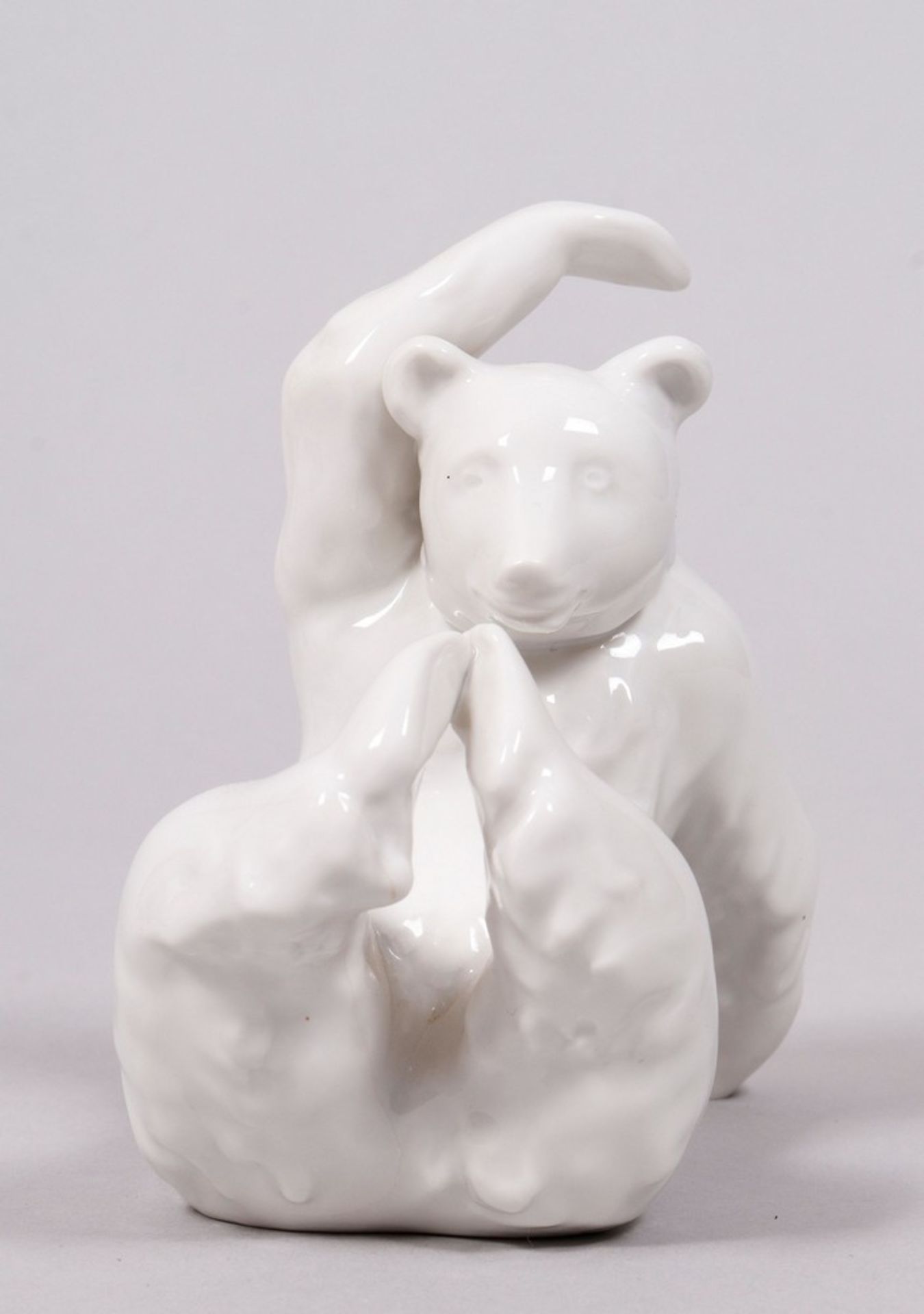 Small playing bear, design Heinrich Ernst Weisser for KPM Berlin, 20th C. - Image 2 of 5