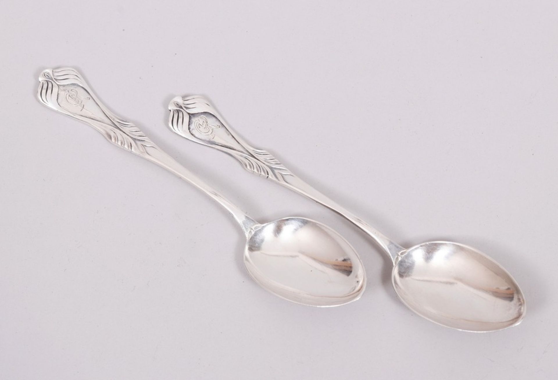 4 Art Nouveau mocha spoons, 800 silver, Vereinigte Silberwarenfabriken, Düsseldorf, c. 1900 - Image 3 of 5