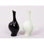 Paar Vasen "Schwangere Luise", Entwurf Fritz Heidenreich für Rosenthal AG, Ausführung Kunstabteilun