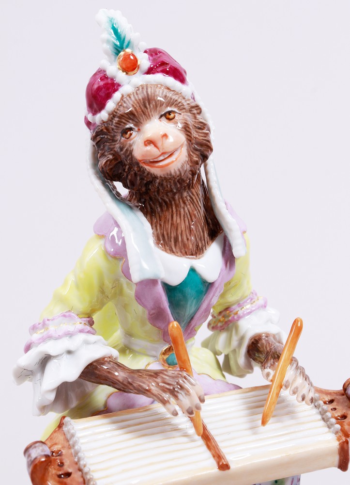 "Monkey with zither" for the "Affenkapelle", design 2019 by Silke Ebermann for Meissen, limited edi - Image 5 of 12