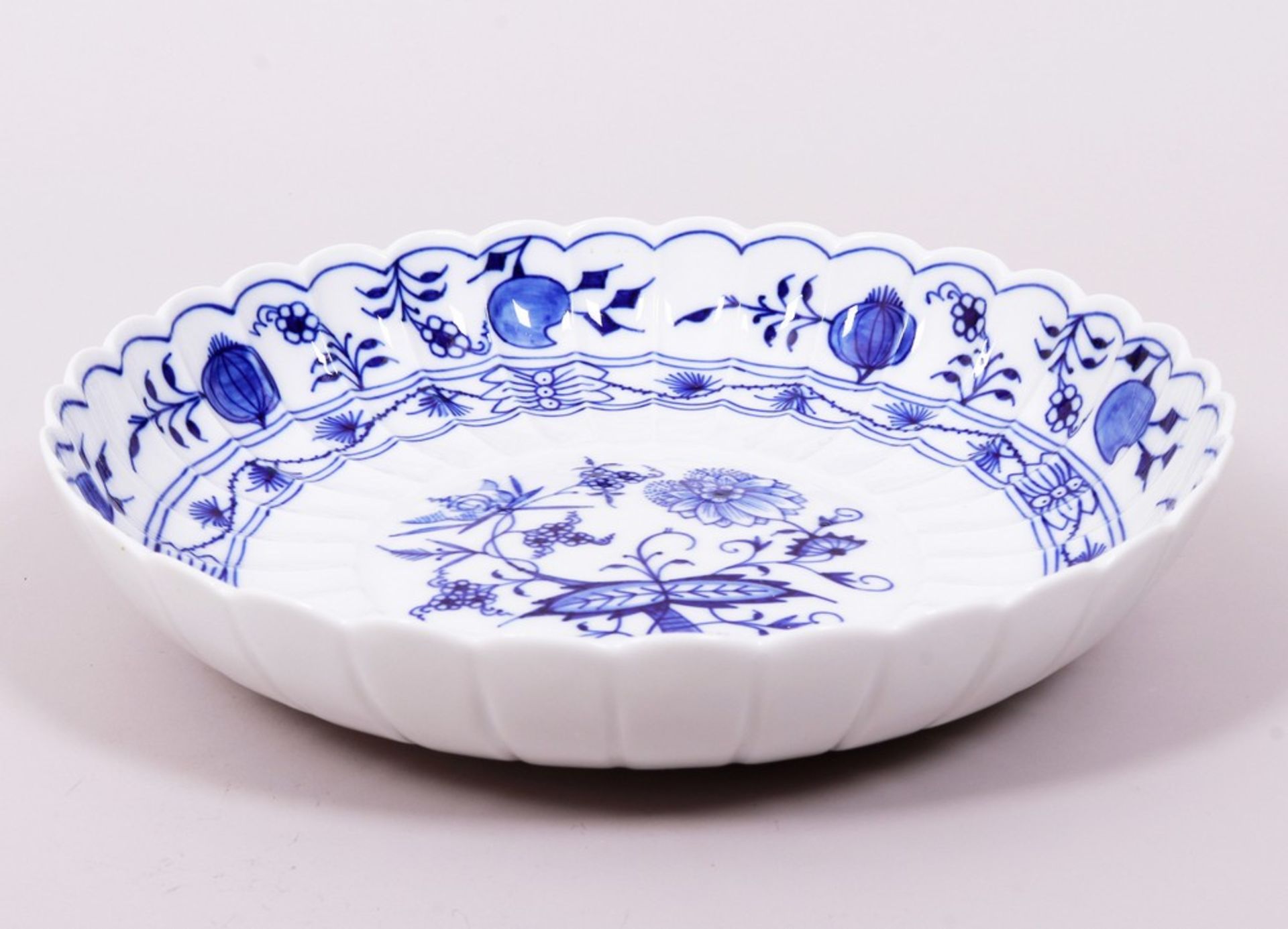 Bowl, Meissen, “onion pattern” decor, 20th C., 2nd choice - Image 3 of 6