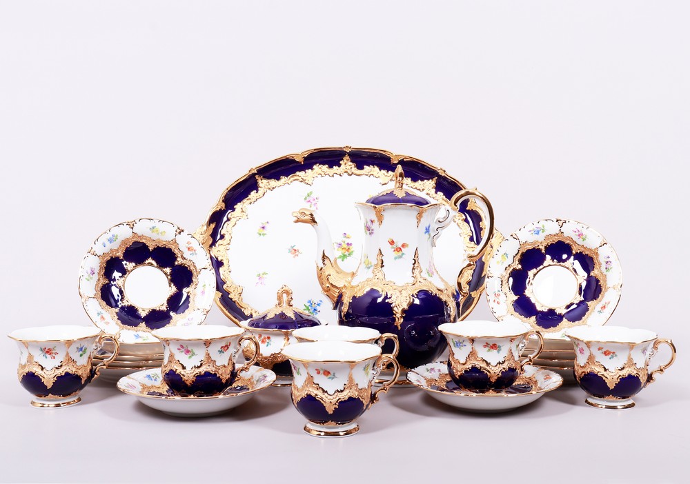Coffee service for 6 persons, Meissen, B-shape, cobalt blue background, 2nd half 20th C.