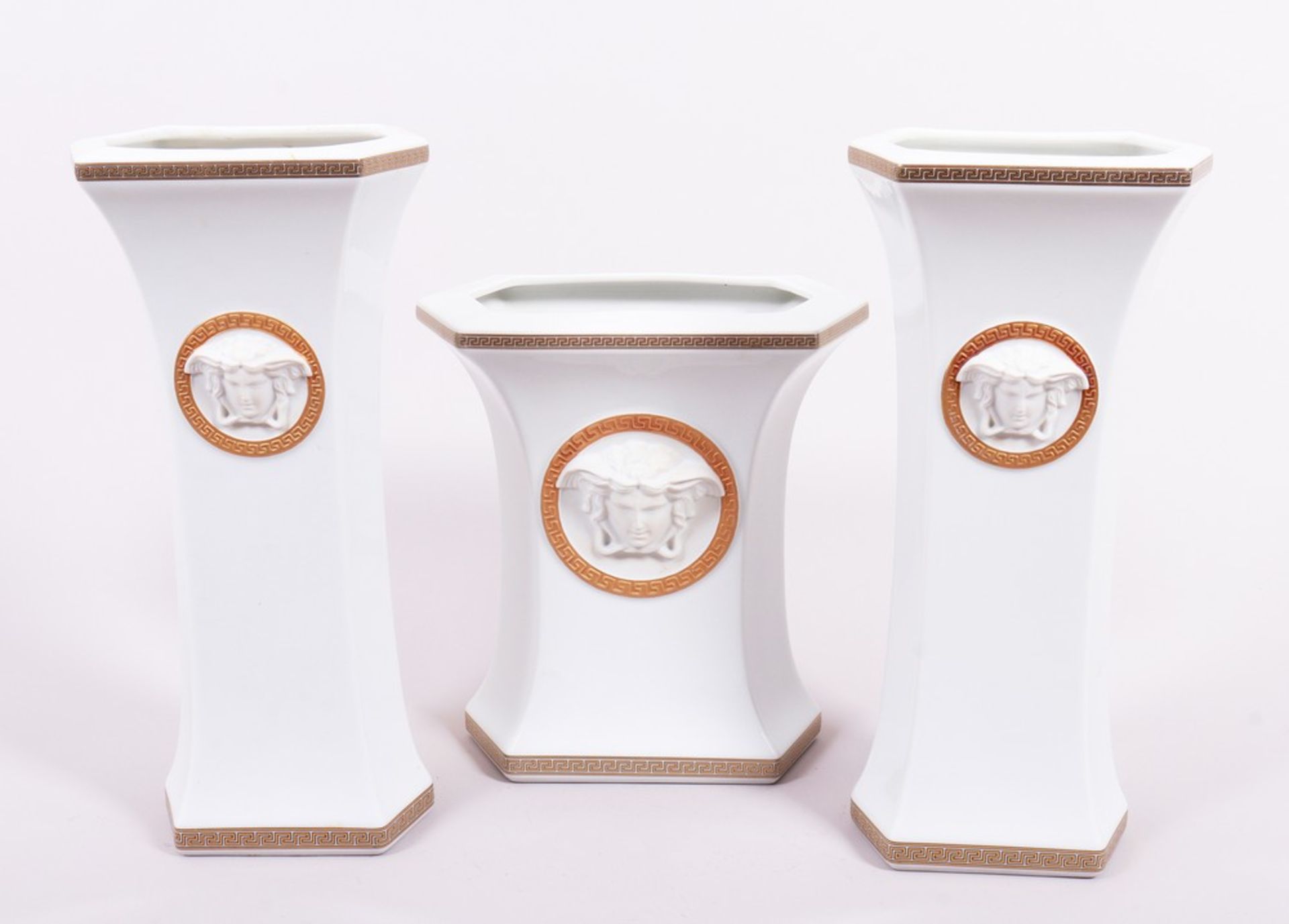 Vasen-Garnitur, Formentwurf "Ikarus" von Paul Wunderlich/ Dekor "Gorgona" von Gianni Versace für Ro - Bild 2 aus 8