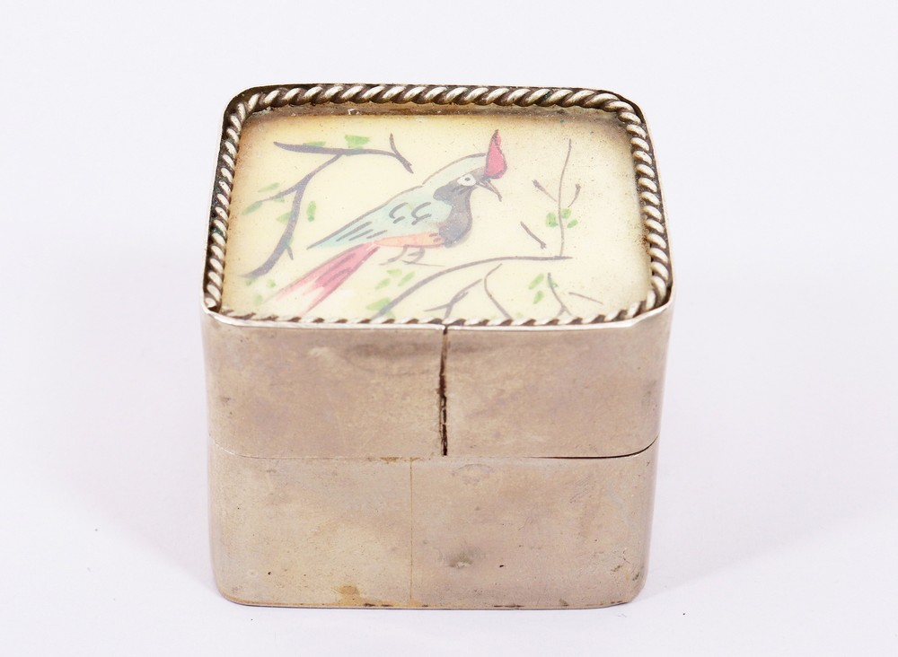 Pill box, probably Persian, 20th C. - Image 4 of 4