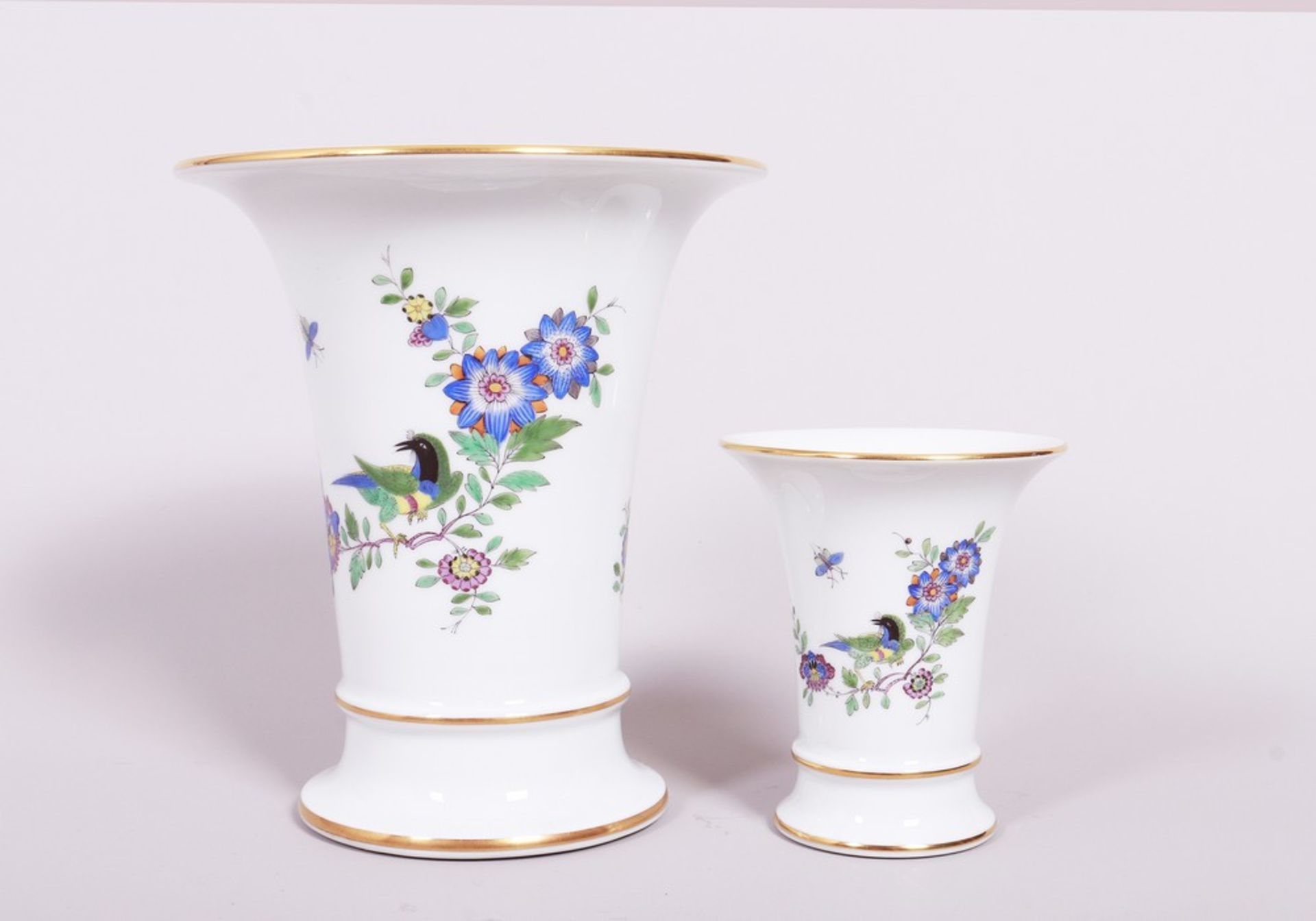 Small and large funnel vase, Meissen, "Kakiemon decor", 20th C.
