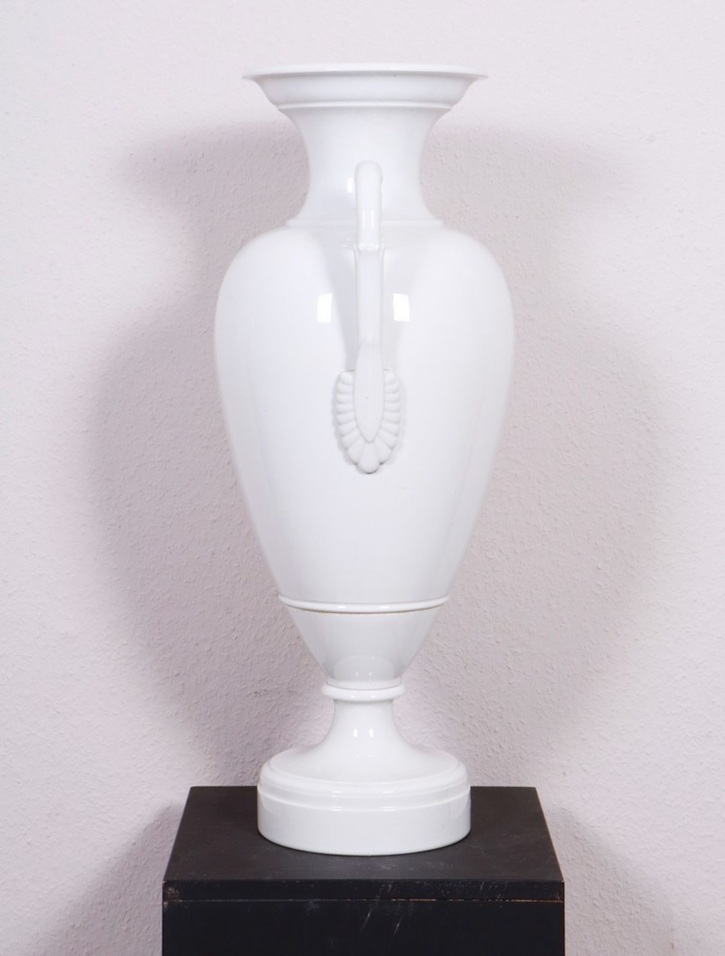 Large amphora vase with insert, design Karl Friedrich Schinkel, manufactured by KPM-Berlin, 20th C. - Image 4 of 10