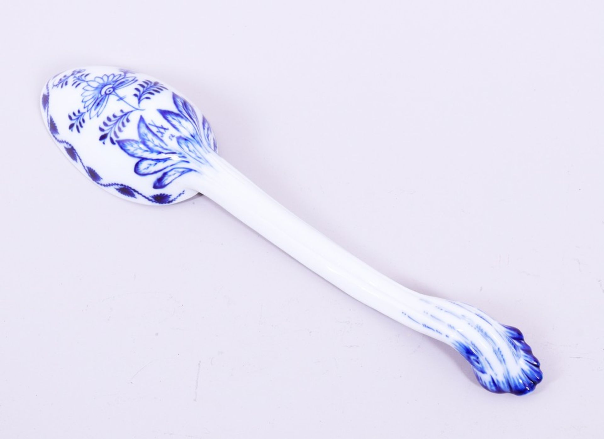 Spoon, Meissen, “onion pattern” decor, Knauf period (c. 1900) - Image 2 of 5