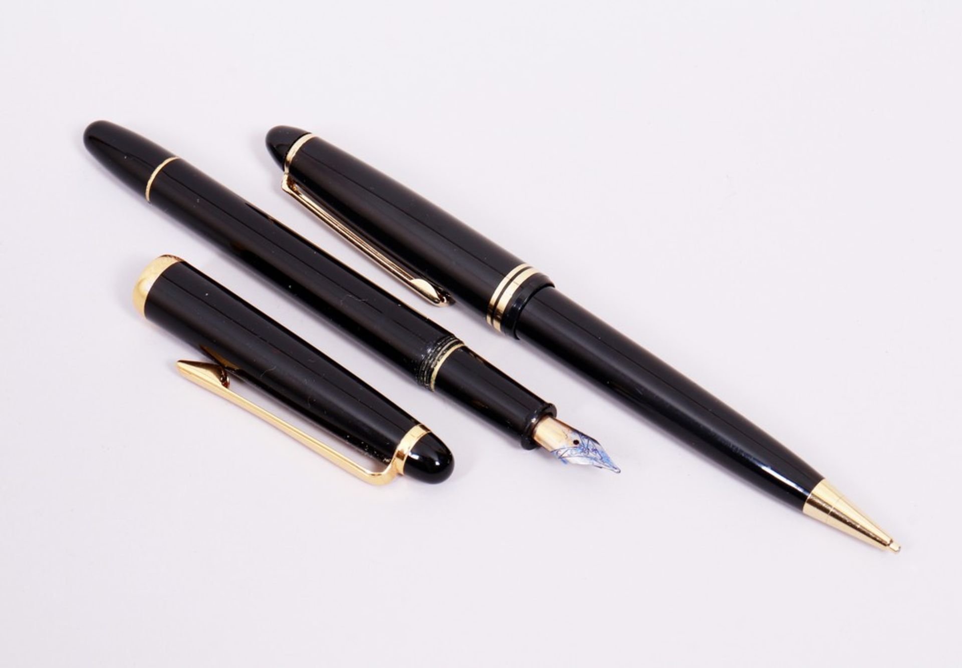Mechanical pencil and converter fountain pen with leather case, including Reform, Nieder-Ramstadt,