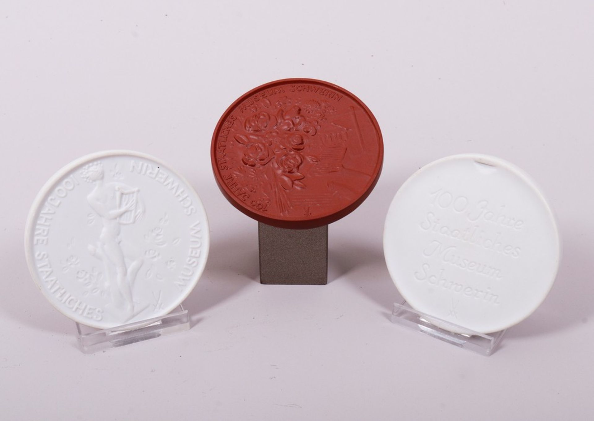 3 Medaillen, Entwurf Peter Strang für Meissen, 1983 - Bild 2 aus 4