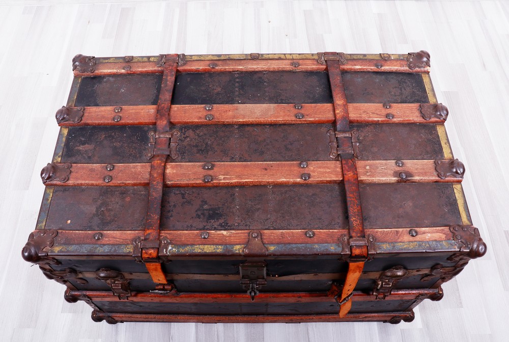 Overseas travel trunk, probably German, c. 1900 - Image 2 of 3