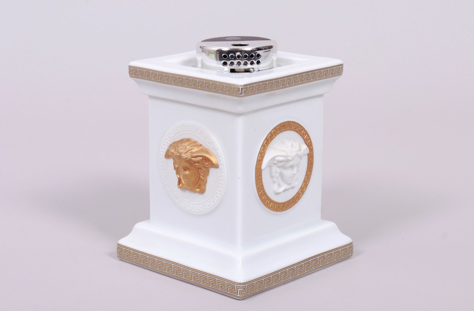 Three ashtrays and a table lighter, “Ikarus” shape design Paul Wunderlich/ “Gorgona” decor Gianni V - Image 3 of 5