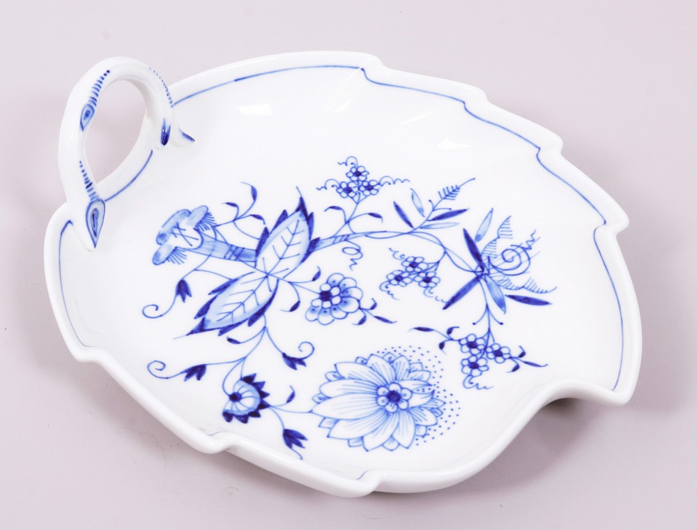 Leaf dish, Meissen, “onion pattern” decor, 20th C. - Image 2 of 4