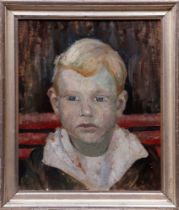 Porträt eines Jungen mit weißem Kragen