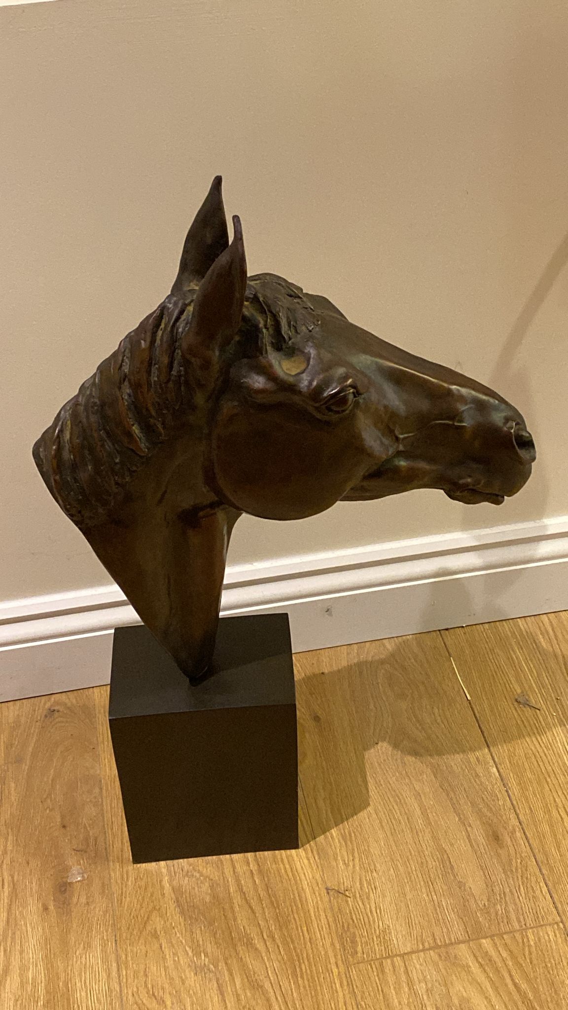 A Bronzed head of Red Rum the famous racehorse.  63cm tall with a good patination finish - Image 2 of 2