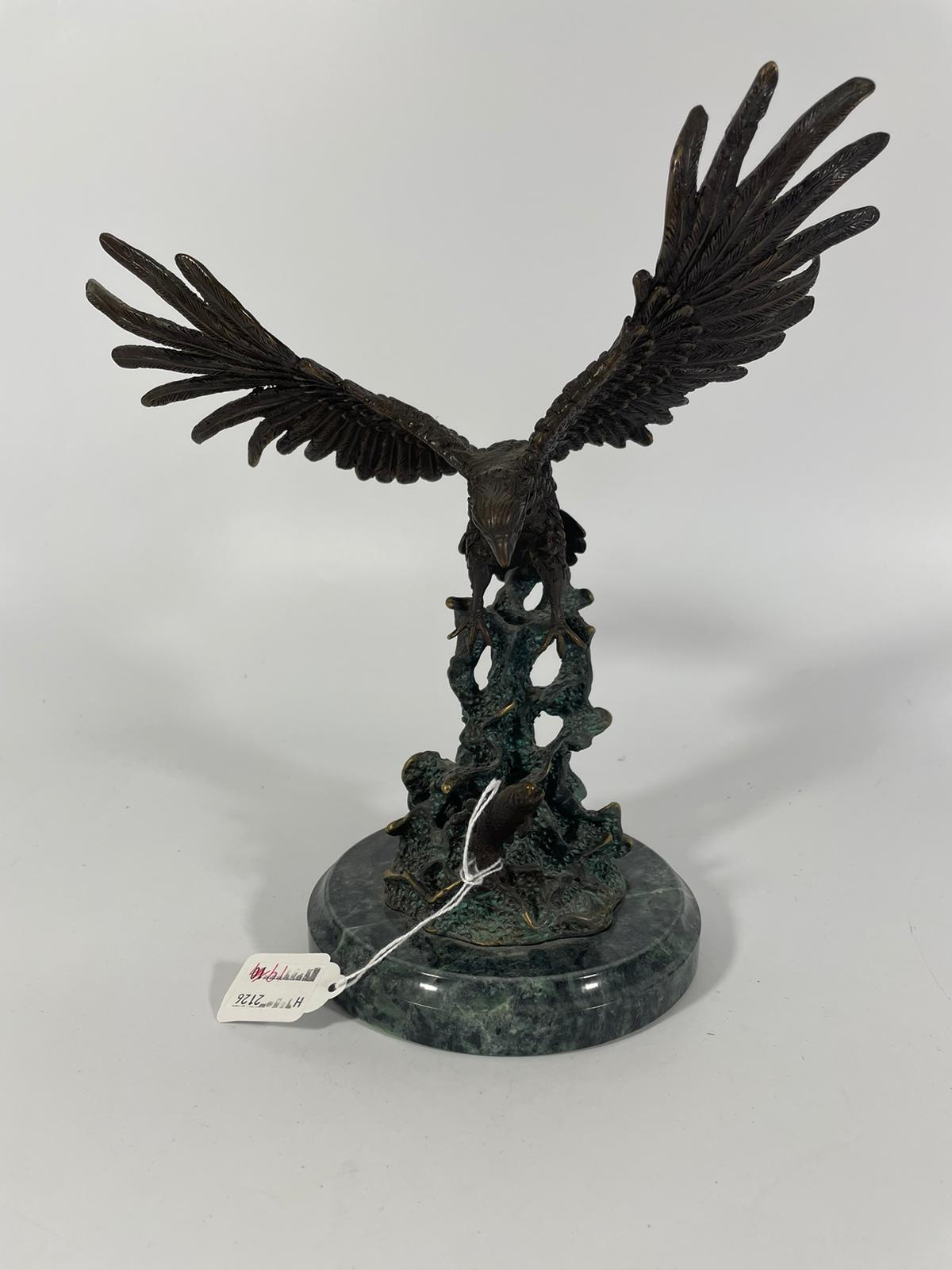 A bronze group of an eagle about to catch a leaping salmon. Approximately 25cm tall with good - Image 5 of 7