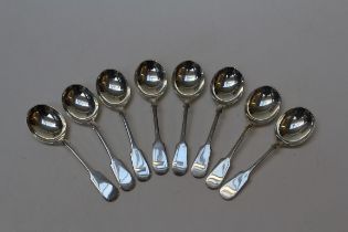 A set of eight Elizabeth II soup spoons. Hallmarked for Payne & Son of Oxford, Sheffield 1988. Total
