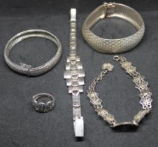Selection of Sterling Silver Jewellery to include three Silver Bracelets, an unmarked white metal