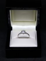 18ct White Gold Approx. 1.00ct (1ct) Solitaire Round Brilliant Cut Diamond ring.  The Round