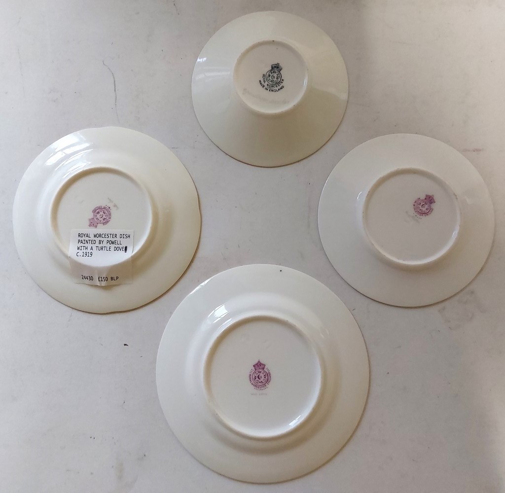 A collection of 9 small cabinet plates, side plates and trinket saucers by Royal Worcester, with - Image 6 of 6