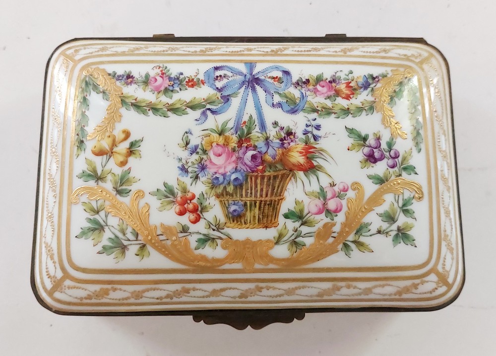 A collection of ceramics to include a Vienna Cabaret tray, measuring 40cm x 26 cm , in good - Image 5 of 12