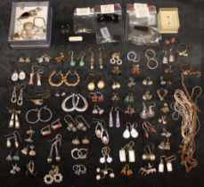A collection of Sterling Silver & Costume/Gold Plated jewellery, a number of odd Earrings and