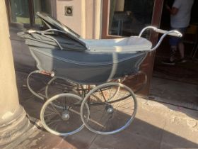 Silver Cross  Baby Carriage ( not dolls) full size 1963 coach built Silver Dawne pram in Gunmetal