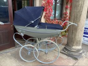 Wilson Silver cross “ Silver Shadow “, made in Guiseley Yorkshire 1969 24” wheel baby carriage