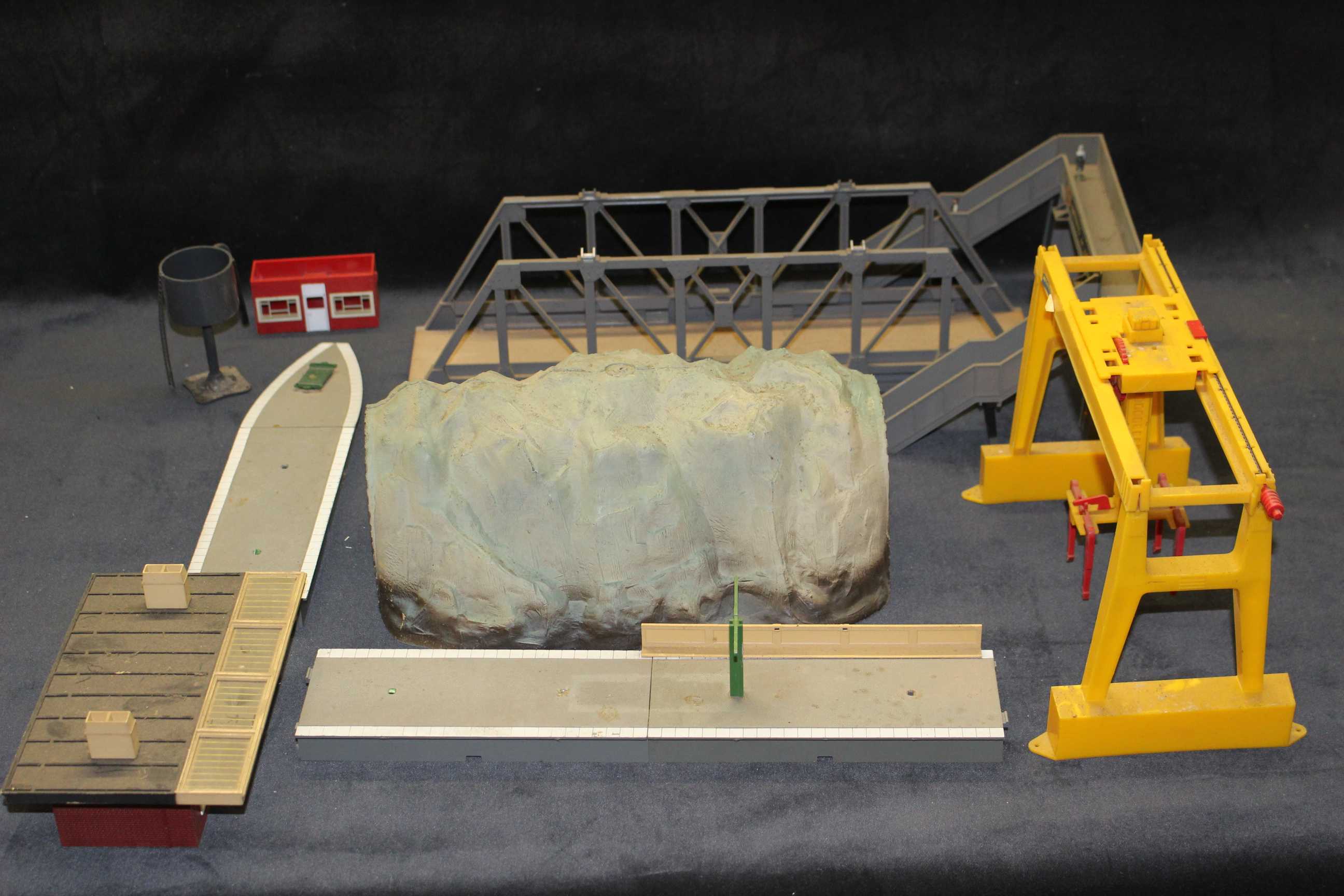 Scenery and other railway layout items, these items have not been checked for completeness therefore