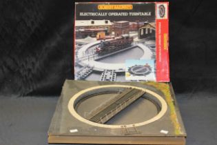 3 x Boxed and unboxed model railway turntables, this lot is sold in as found condition and therefore