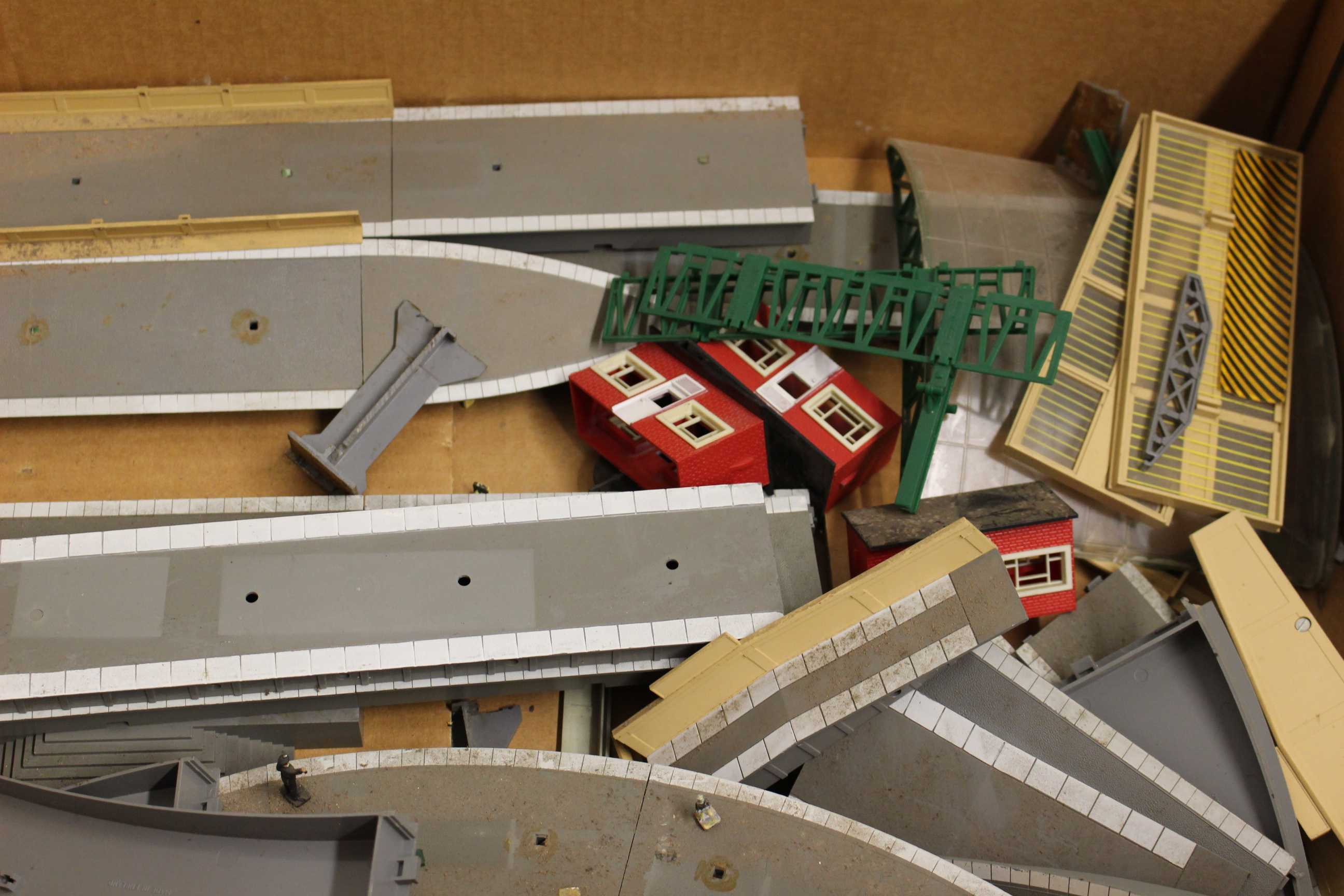 Scenery and other railway layout items, these items have not been checked for completeness therefore - Bild 2 aus 3
