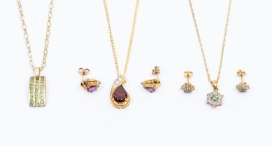 A collection of jewellery to include a diamond and emerald 9ct gold matching pendant chain and